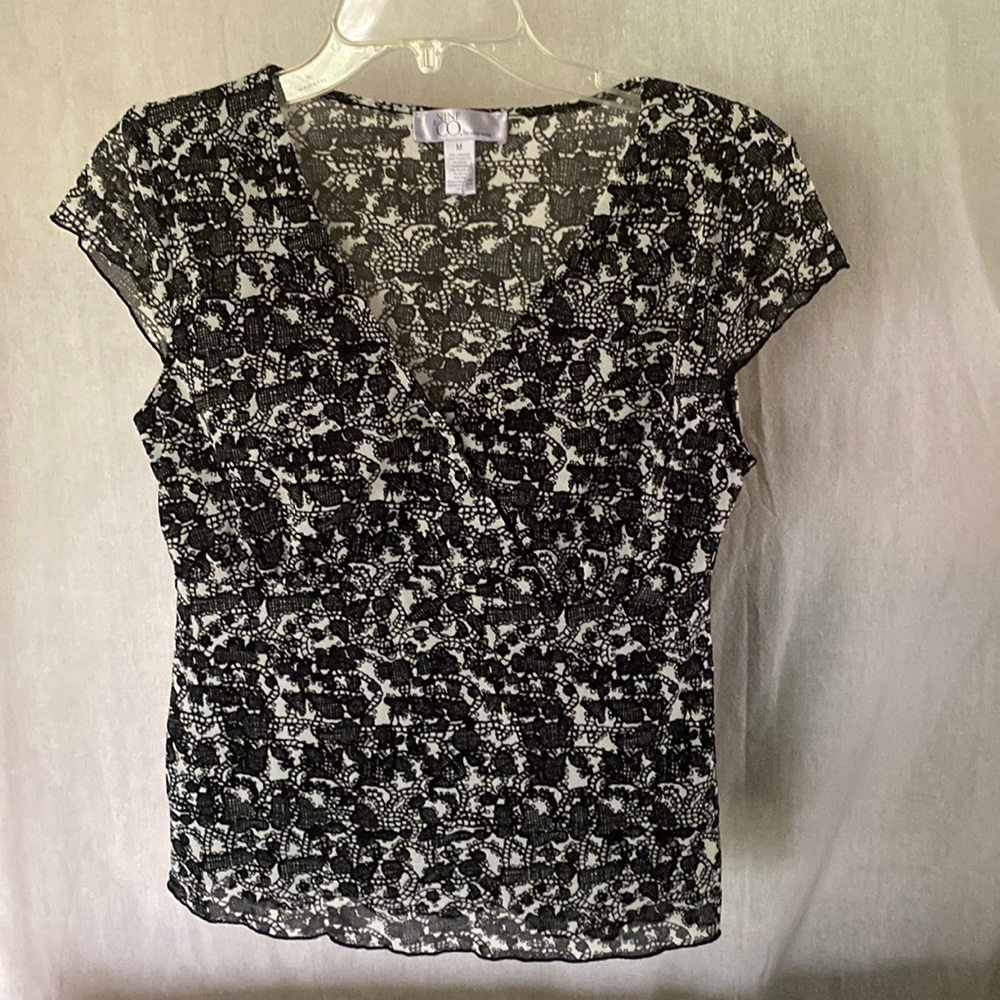 Black/White summer top